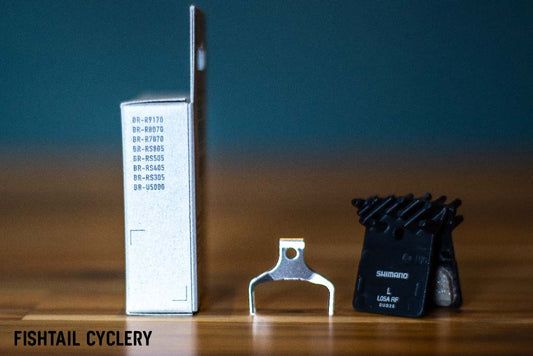 Shimano - SHIMANO L05A-RF Resin Pad with Fin and Spring - FISHTAIL CYCLERY