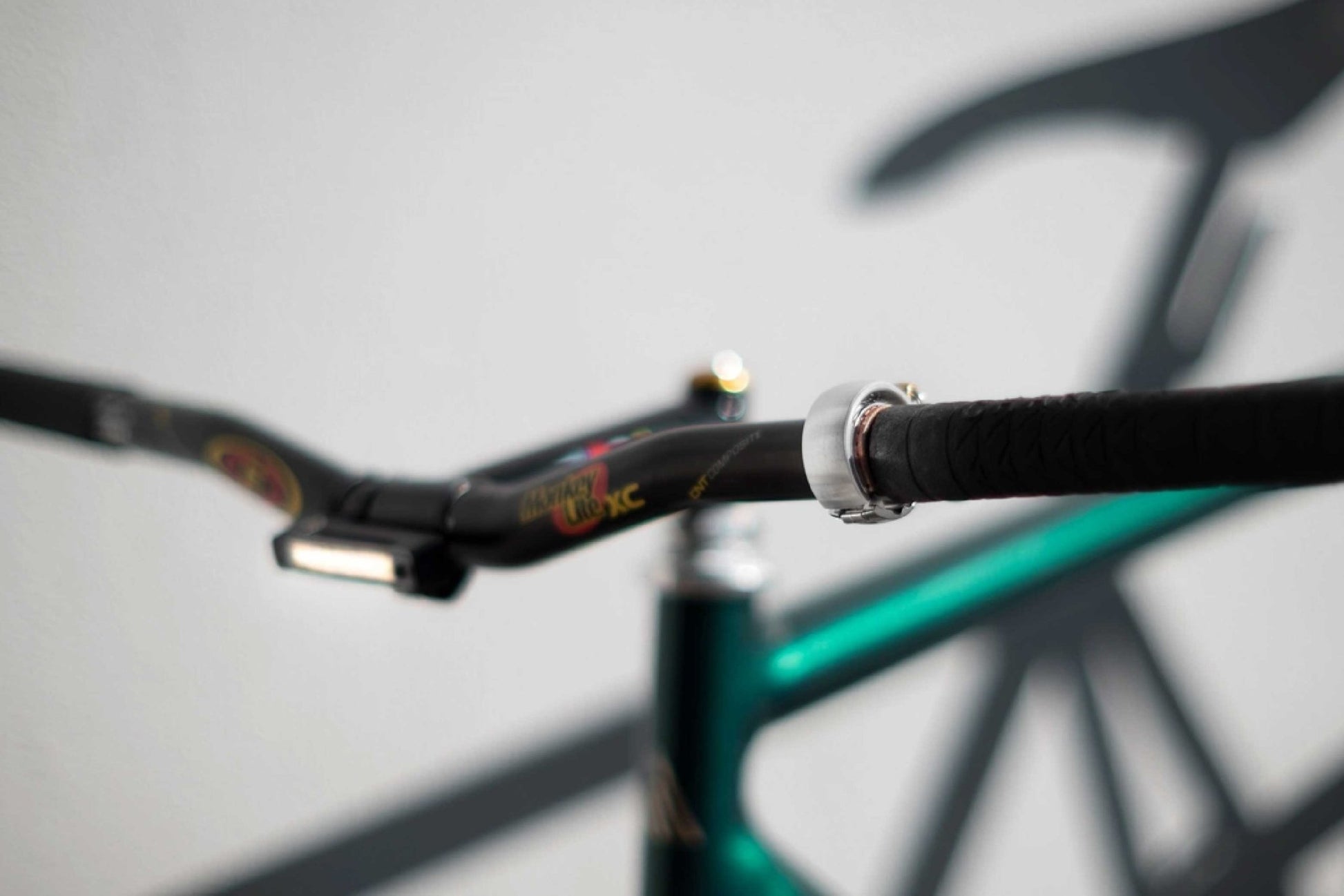 KNOG Oi Luxe Small Bike Bell – FISHTAIL CYCLERY